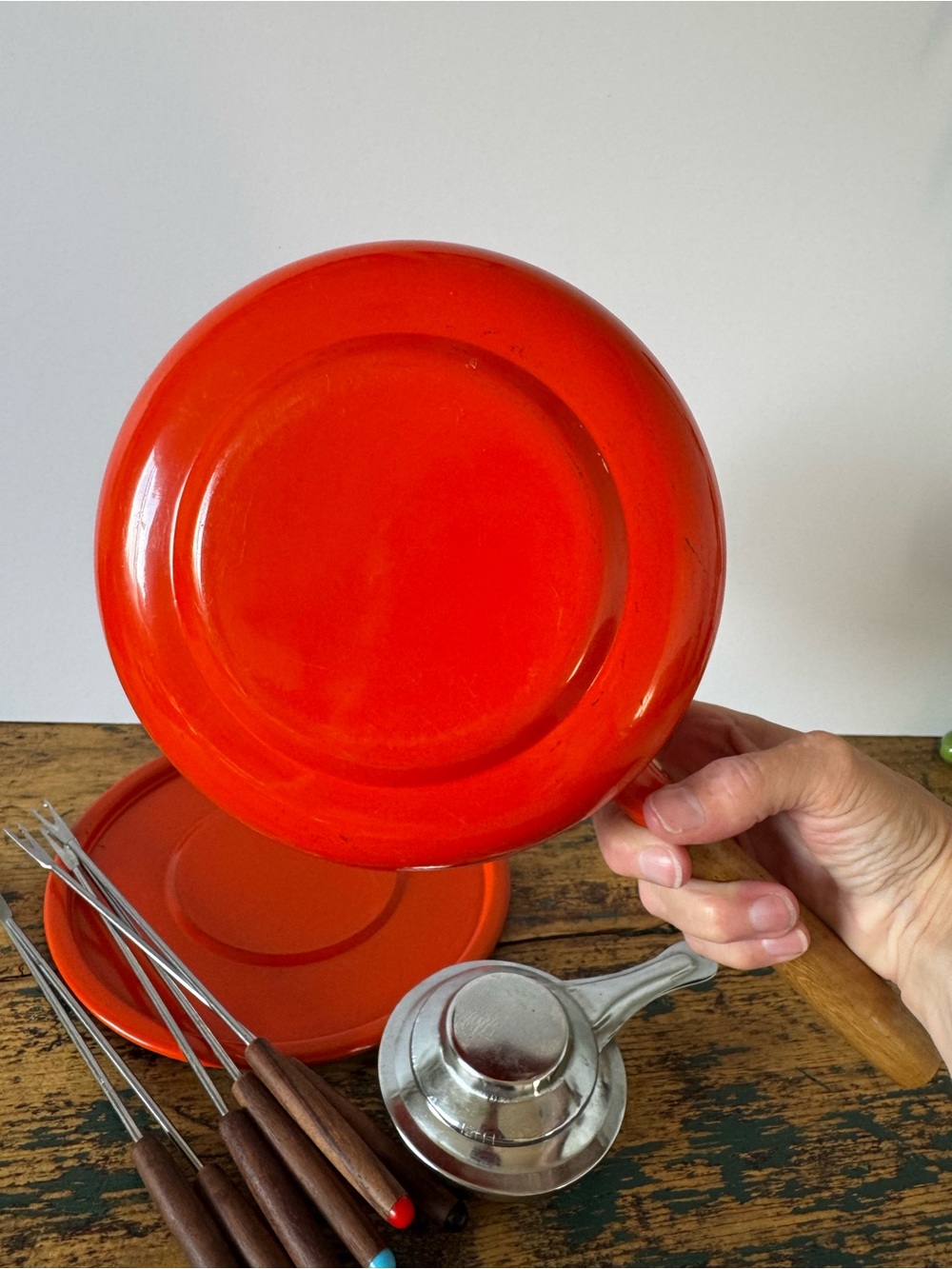 Orange Enamel Chocolate Fondue Pot with Wooden Handle - Brand Unspecified - Picture 10 of 14